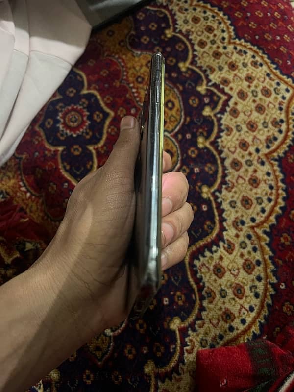 One plus  8 + 4 gb 256 0304 5844 702 5