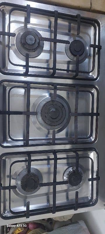 sale my  oven  25000rs. . . 03313079891 1