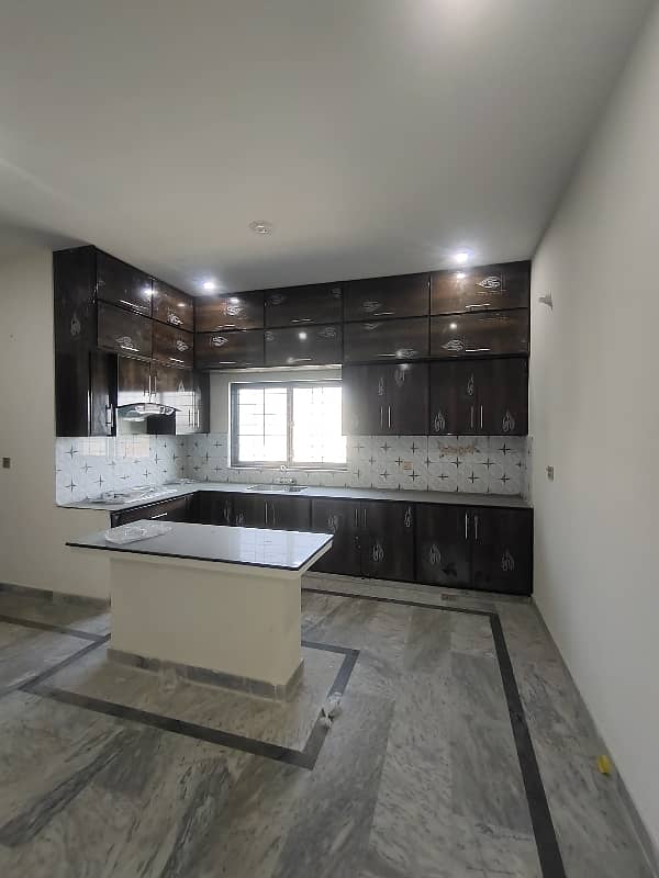 10 Marla lower porshan available for rent 10