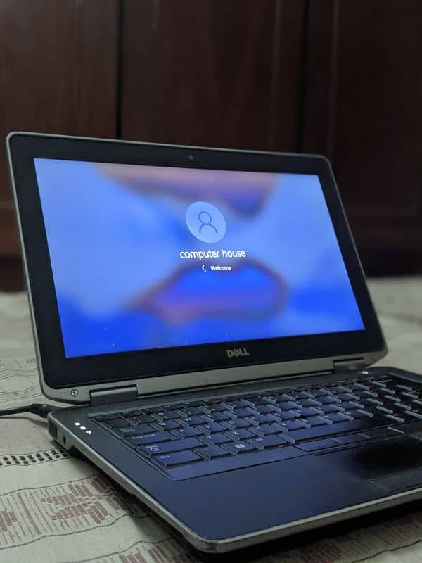 Dell Latitude e6330 1