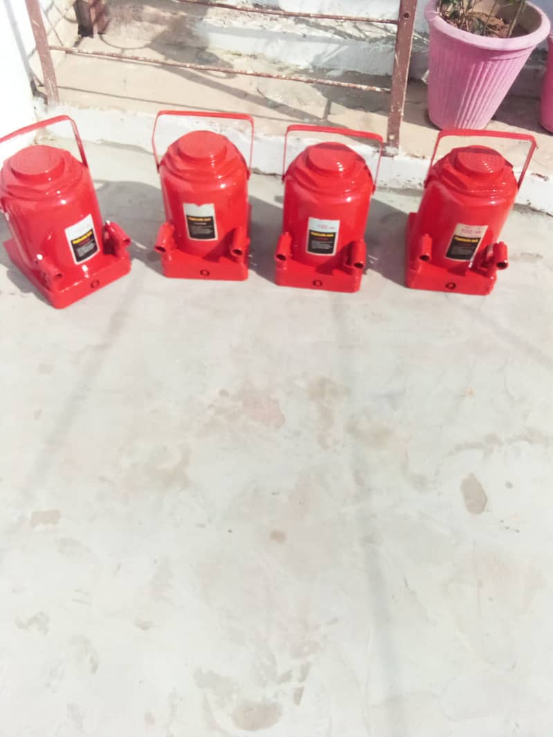 100 tons Hydrolic jacks 2