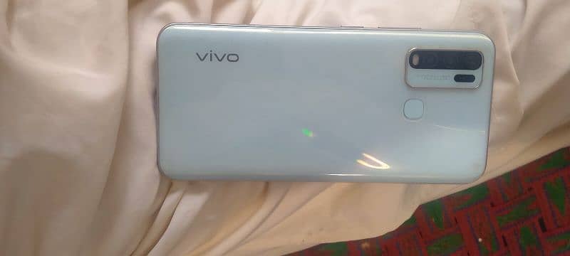 vivo y30 /4/128 5