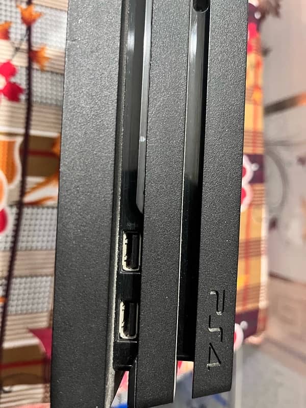 PS4 Pro 1 TB 2