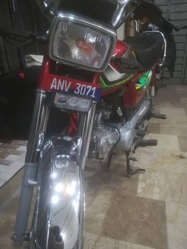 Honda CD70 selling at good price. 5