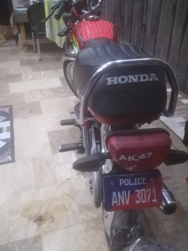 Honda CD70 selling at good price. 6