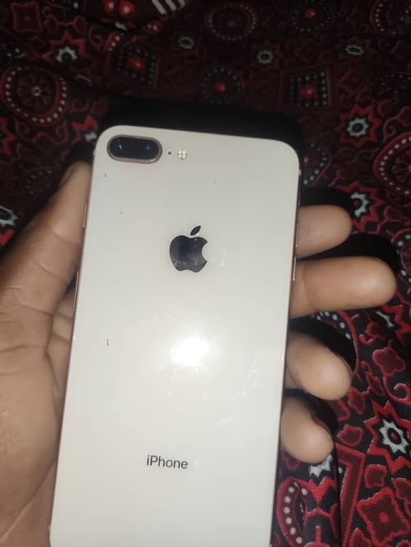 iPhone 8 Plus 0