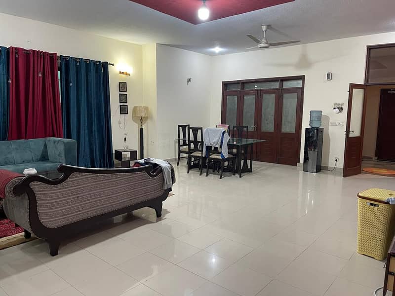 20 Marla house for sale in pia society 4 bed Tile flooring  Main apporced  Hot location 9