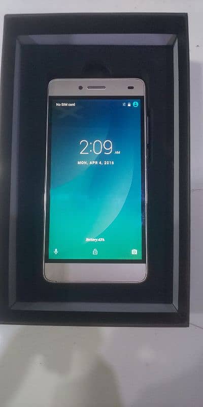 Qmobile S4 2/16 condition 10/10 no open repair box available 5