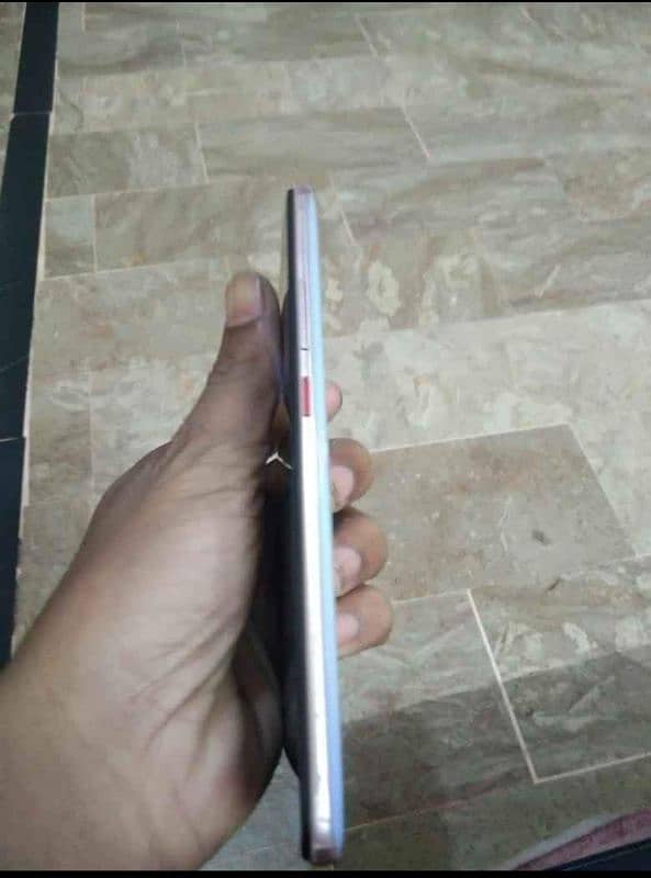 vivo y51 10 by 10 ha phone koi bhi flout nhi ha or repair bhi nhi Hoya 1