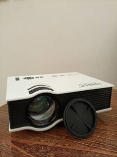 UC40 Projector – Perfect Condition!