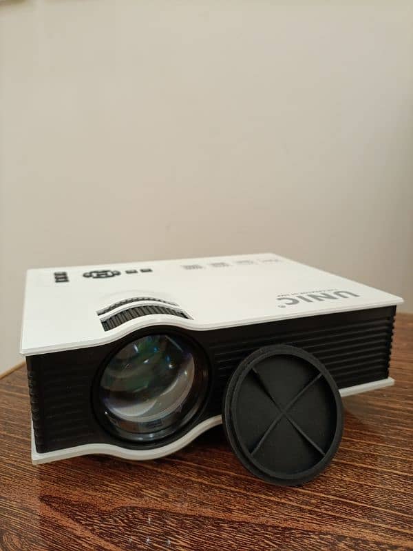 UC40 Projector – Perfect Condition! 0