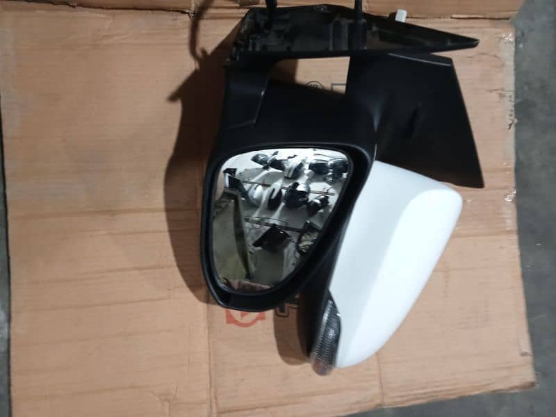 Toyota Yaris retractable mirrors 2