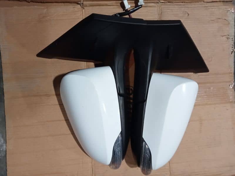 Toyota Yaris retractable mirrors 3