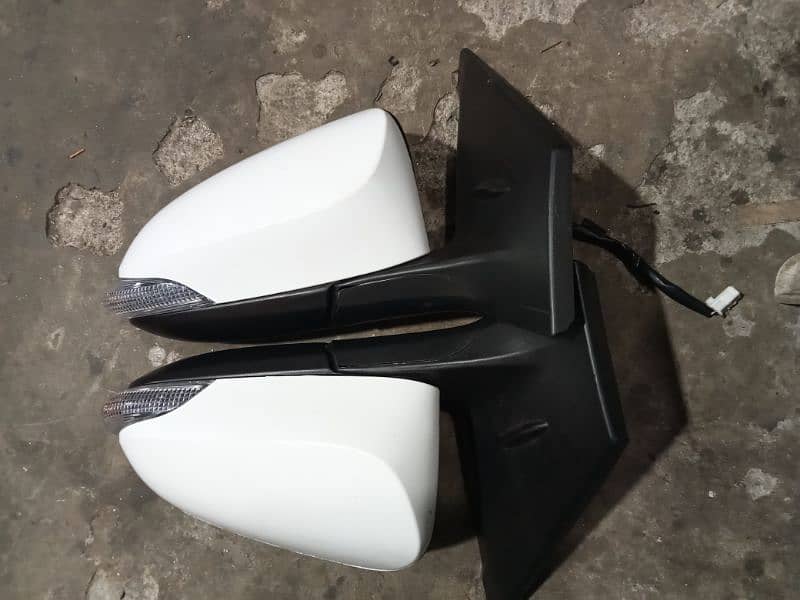 Toyota Yaris retractable mirrors 4