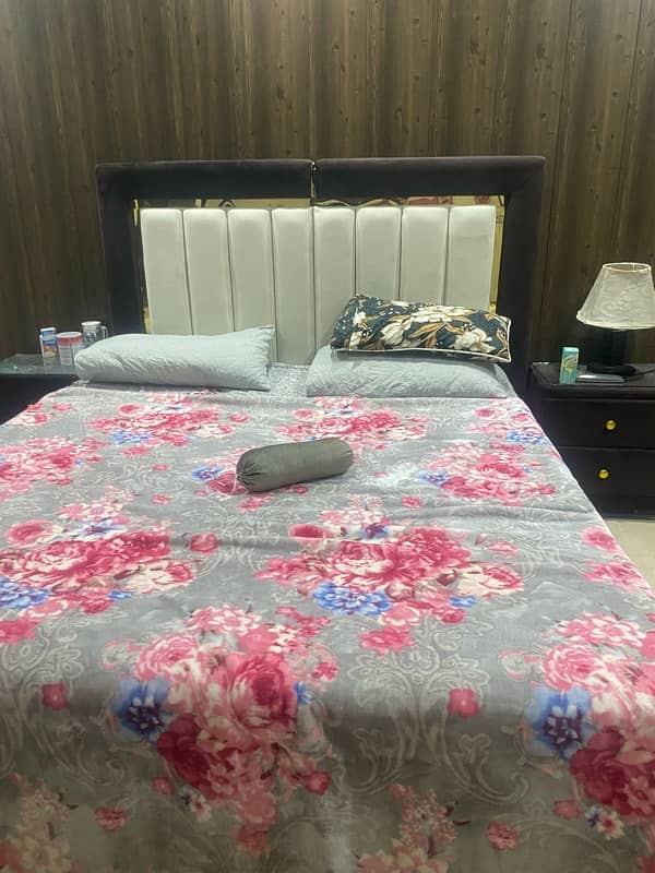 bed with side table and dressing 50 thousand without metress 1