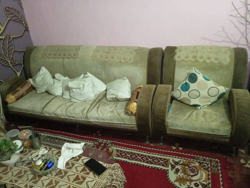 sofa set 7 seater urgent sale 0