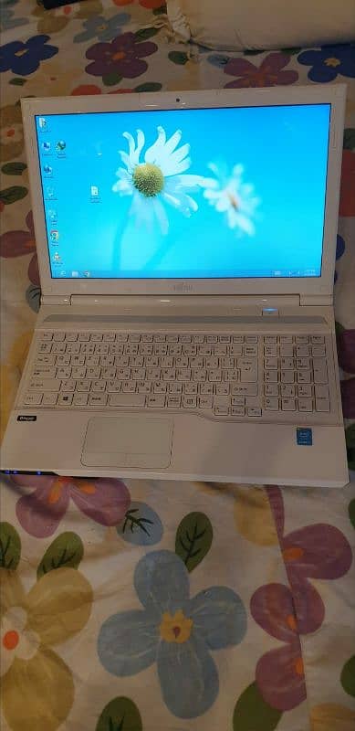 Fujitsu lifebook with large Display 1