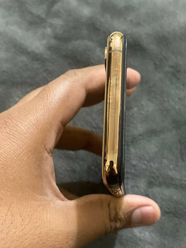 iphone xs 10 by 10 condition 4