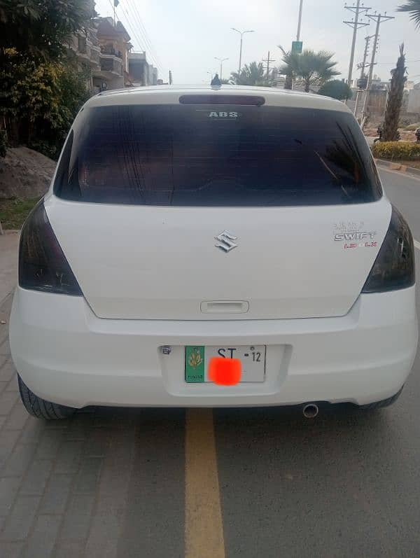 Suzuki Swift DLX 1