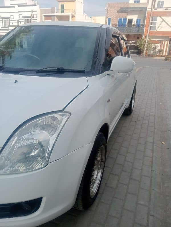 Suzuki Swift DLX 3