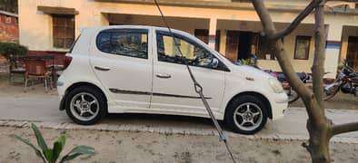 Toyota Vitz 2000