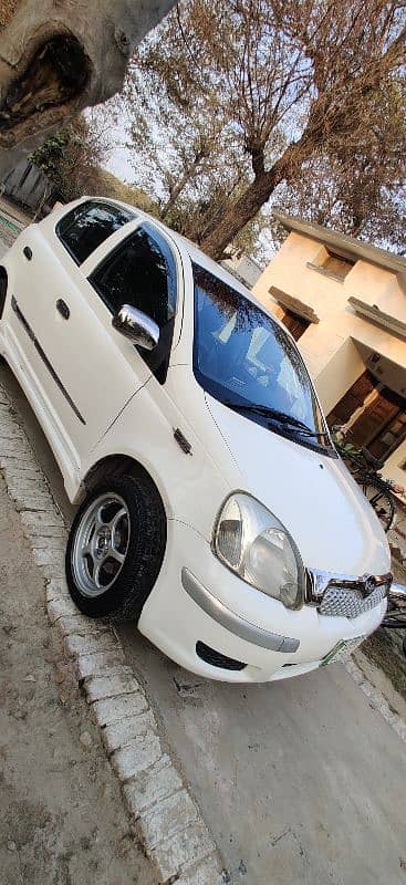 Toyota Vitz 2000 8