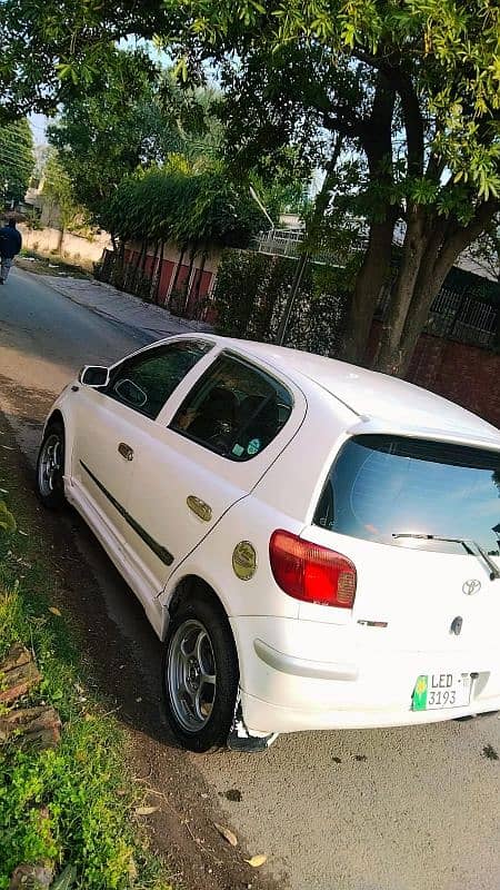 Toyota Vitz 2000 18