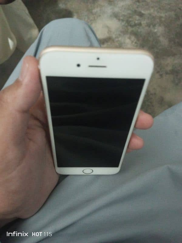 iphone 6 non pta 10 by 10 condition with charger 4