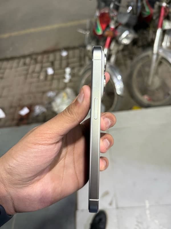 Iphone 15 pro jv 128gb non pta 1