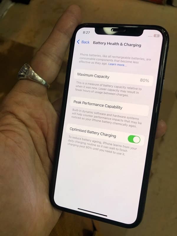 iphone 11 pro 64Gb factry unlocked water packed 4