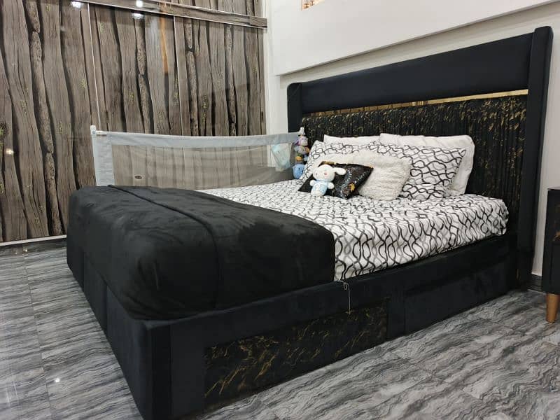 King Size Bed, Dressing and Side Tables 2