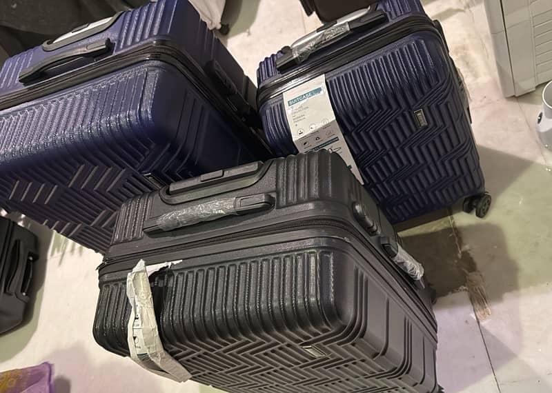 suitcases new condition 0