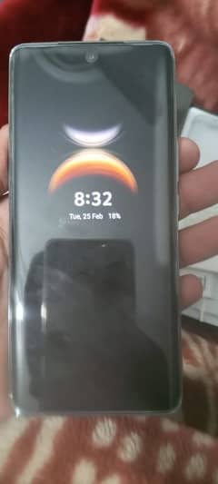 I am selling vivo v40e in lush condition