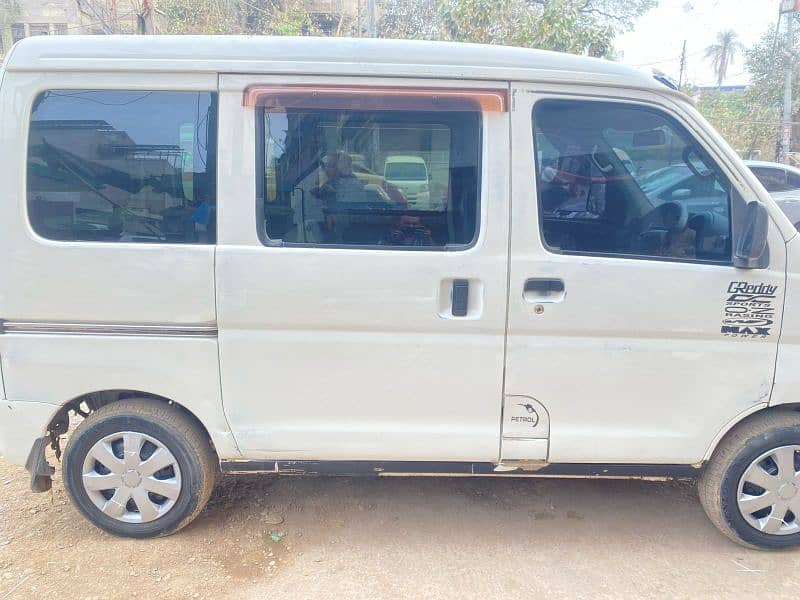 Daihatsu Hijet 2011 3