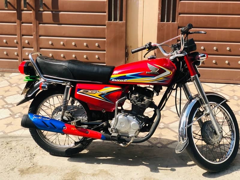 Honda 125 2019 lush condition for sale in lhr contact:03104115746 3