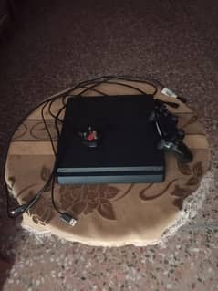 ps4 slim 500GB slightly used 10/10 condition