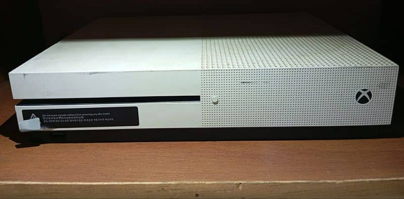 Xbox One S 7