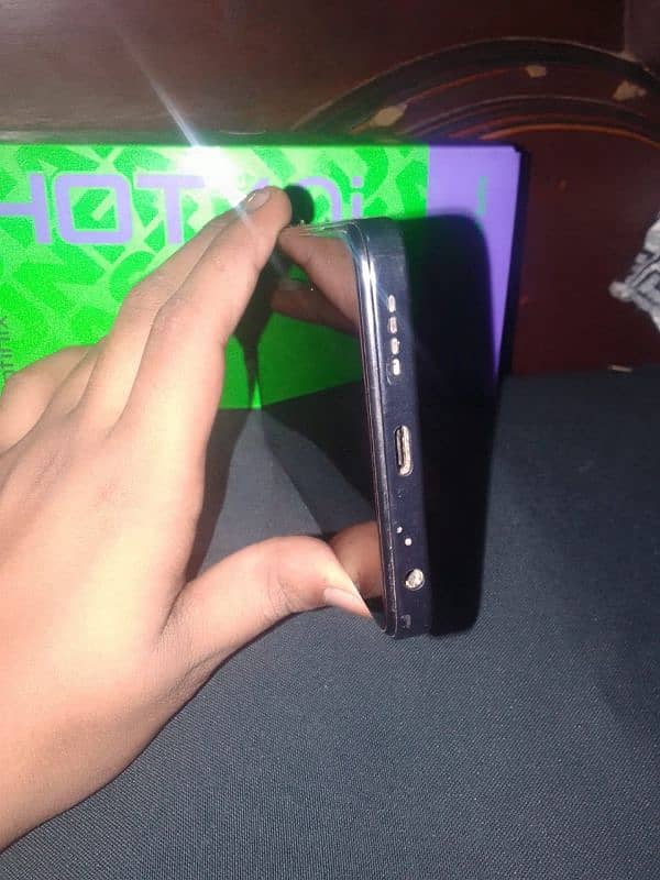 Infinix Hot 40i 3