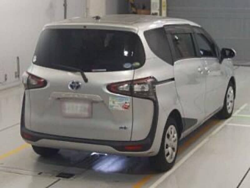 Toyota Sienta 2017 3