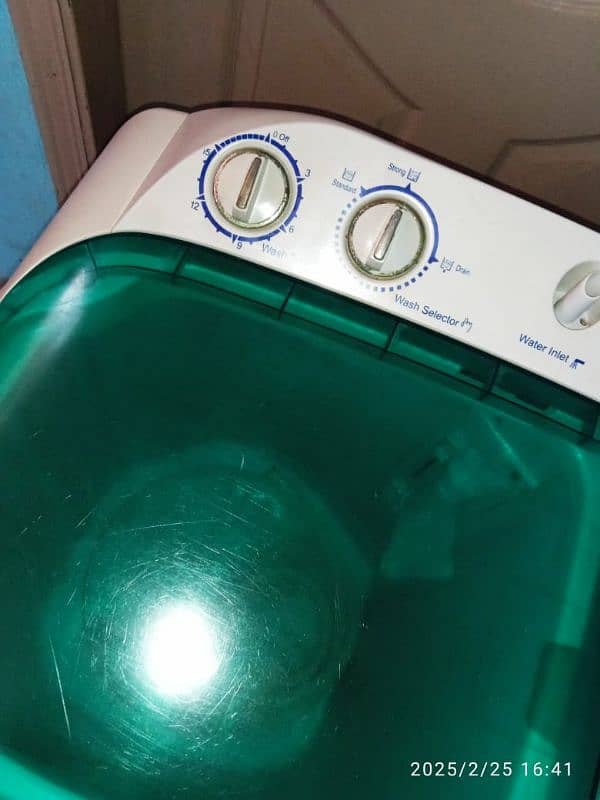 Haier washing machine twin tub model number HWM80-100S 3