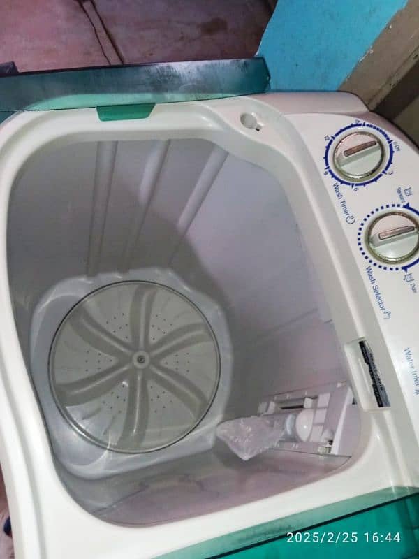 Haier washing machine twin tub model number HWM80-100S 13