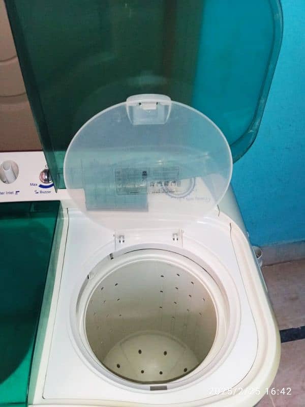 Haier washing machine twin tub model number HWM80-100S 15