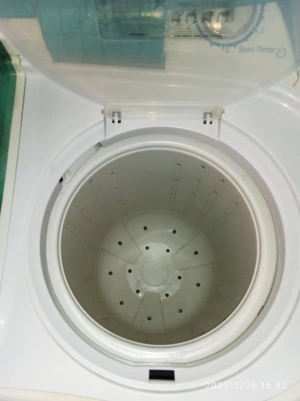 Haier washing machine twin tub model number HWM80-100S 16