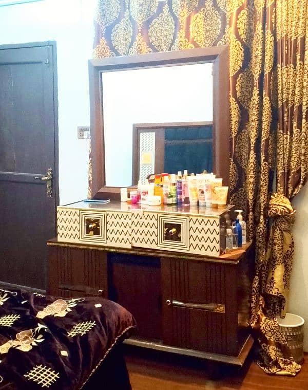 wood vanity with mirror 5