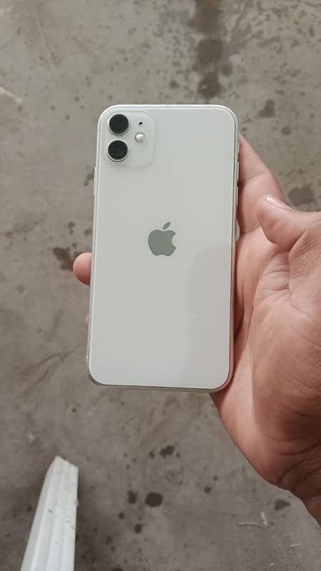 iPhone 11 Nonpta argent sale 0