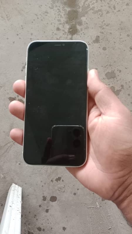 iPhone 11 Nonpta argent sale 1