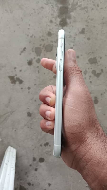 iPhone 11 Nonpta argent sale 3