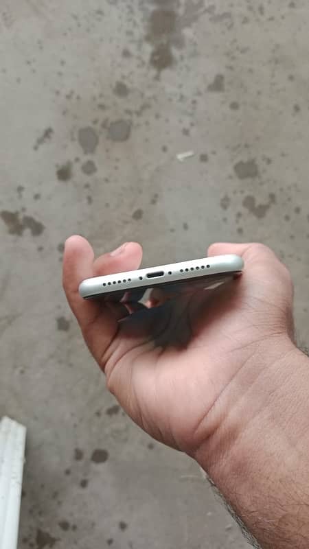 iPhone 11 Nonpta argent sale 4