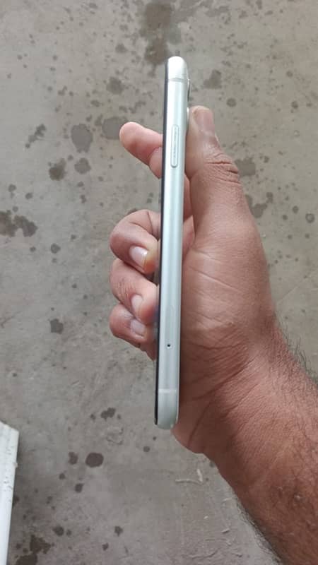 iPhone 11 Nonpta argent sale 5