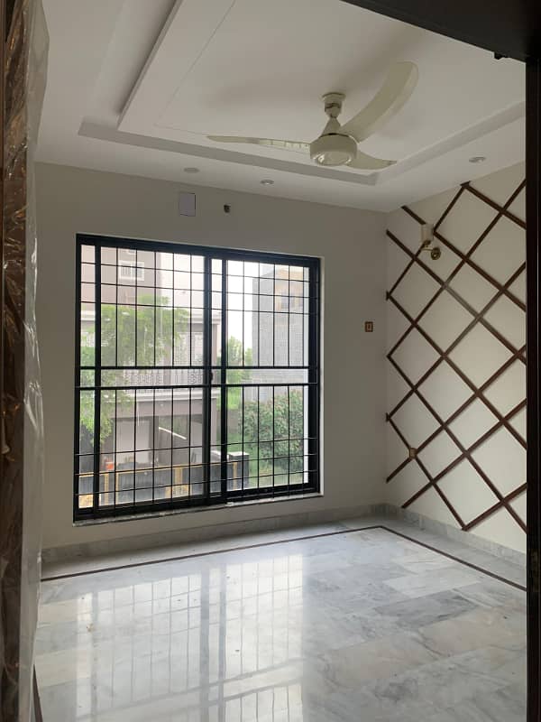 10 Marla Brand New House For Sale In Lake City Lahore 0